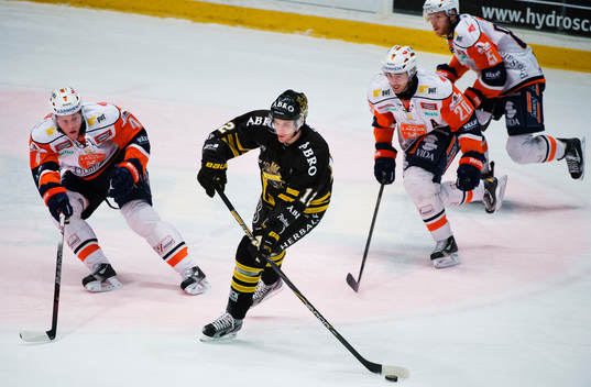 Niclas Lundgren, Brad Moran och Liam Reddox, Växjö, jagar