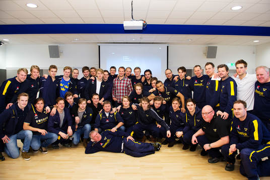 Nicklas Lidström överraskar Sveriges JVM-lag med en visit