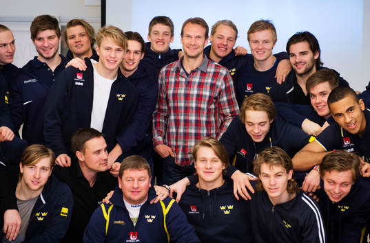 Nicklas Lidström överraskar Sveriges JVM-lag med en visit