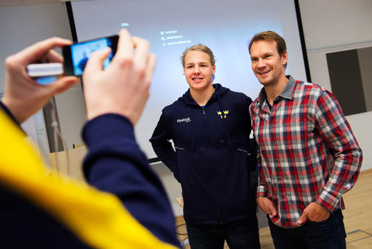 Nicklas Lidström överraskar Sveriges JVM-lag med en visit