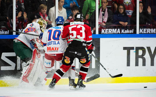 Linus Fernström, målvakt, Oskarshamn, gör en jättetavla
