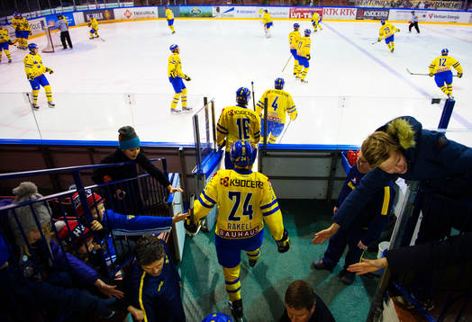 Rickard Rakell, Sverige, gör entré