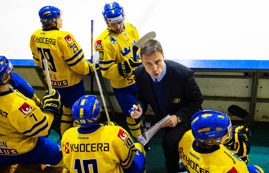 Roger Rönnberg, huvudtränare, Sverige, har en genomgång