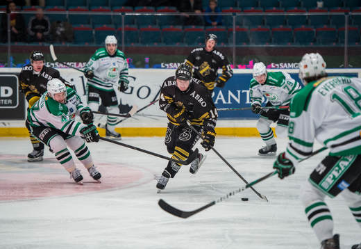 Broc Little, AIK med puck