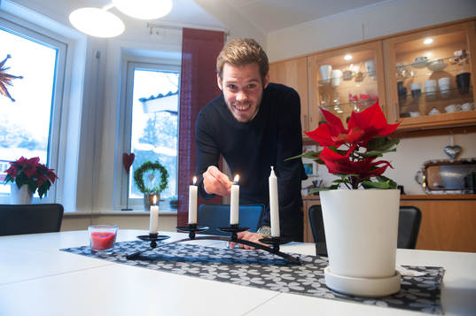 Emil Salomonsson, IFK Göteborg, hemma i föräldrahemmet i