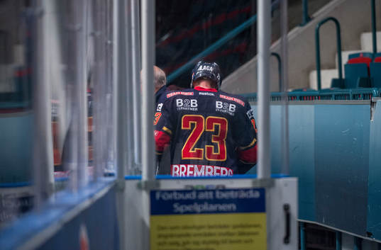 Fredrik Bremberg, Djurgården lämnar båset i mitten på