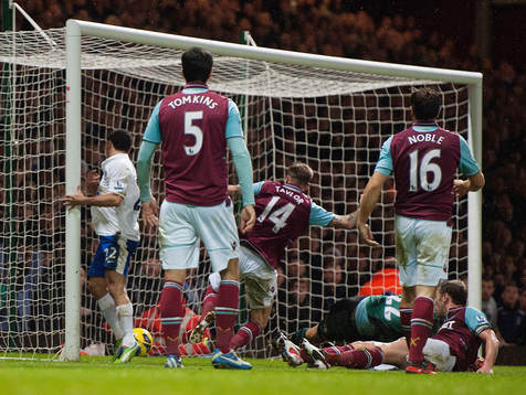 Football - West Ham United v Everton - Barclays Premier