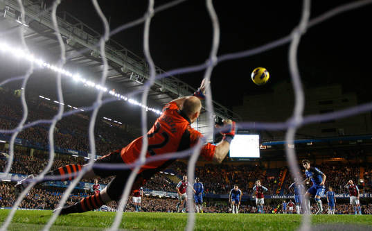 Football - Chelsea v Aston Villa - Barclays Premier League