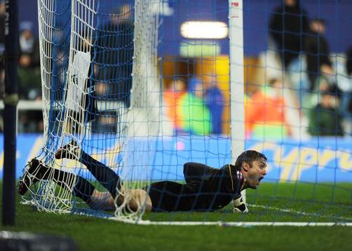 Football - Queens Park Rangers v West Bromwich Albion -