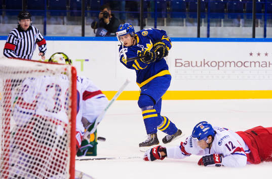 Sebastian Collberg, Sverige, skjuter mot mål
