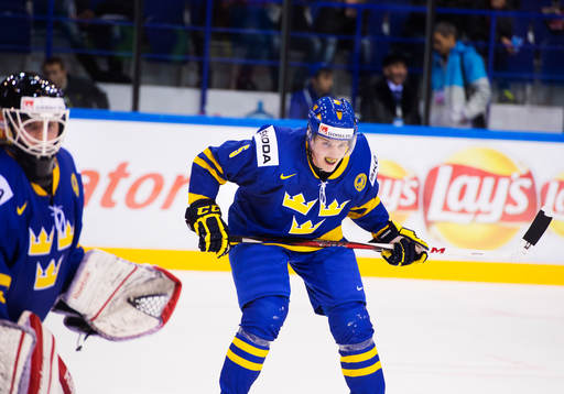 Rasmus Bengtsson, Sverige, grinar illa