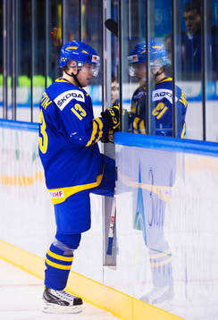 Viktor Arvidsson, Sverige, blir utvisad