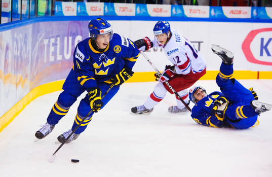 Elias Lindholm, Sverige