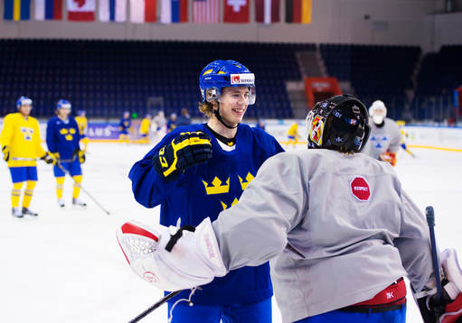 Elias Lindholm kramar om Joel Lassinantti, målvakt