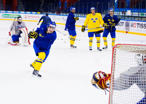 Mikael Vikstrand skjuter