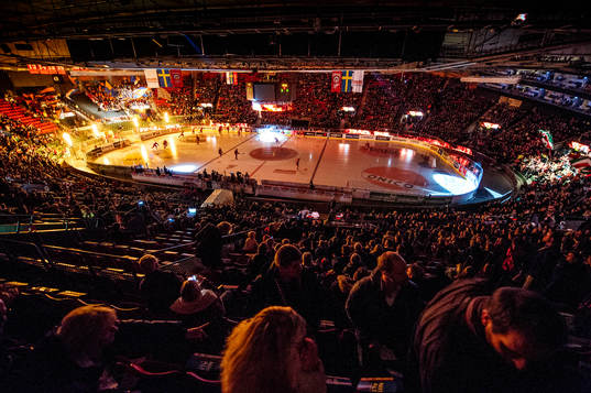Frölunda åker in på isen i Scandinavium