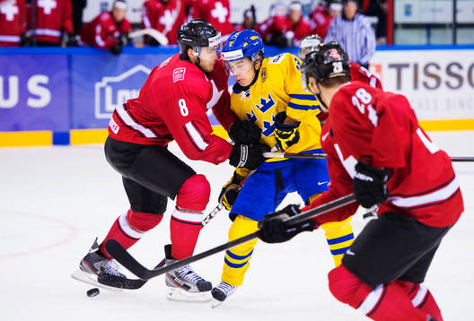 Christian Marti, Schweiz, stoppar Viktor Arvidsson, Sverige