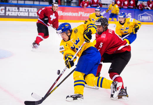 Viktor Arvidsson, Sverige, utmanas av Mirco Muller, Schweiz
