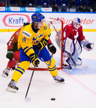 Elias Lindholm, Sverige