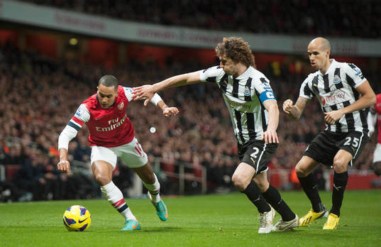 Bläddra bland fler bilder av Fotboll, Premier League,  Arsenal - Newcastle