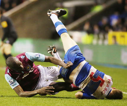 Football - Reading v West Ham United - Barclays Premier