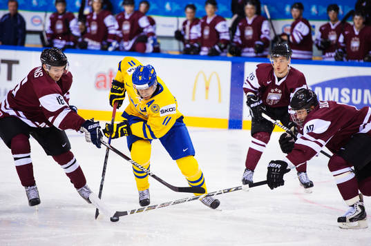 Jeremy Boyce-Rotevall, Sverige, dribblar med pucken