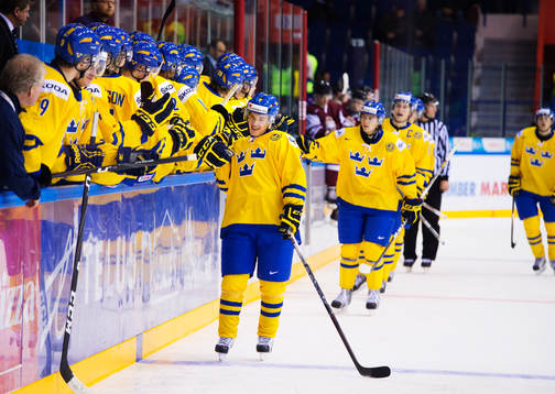 Viktor Arvidsson, Sverige, gratuleras