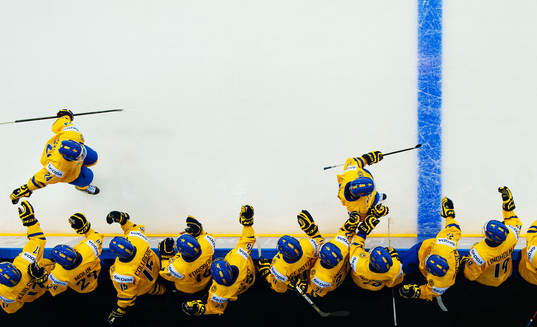 Rickard Rakell och Viktor Arvidsson, Sverige, jublar