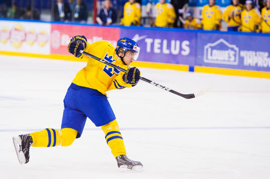 Emil Djuse, Sverige