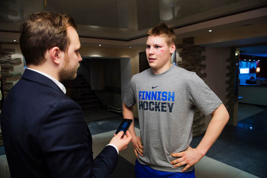 intervjuar Henrik Sjöberg, reporter Expressen, intervjuar