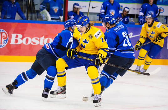 Olli Määttä och Teuvo Teräväinen, Finland, försöker