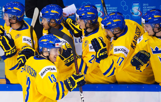Bläddra bland fler bilder av Ishockey, JVM, Sverige - Finland