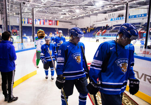 Miikka Salomäki och Markus Granlund, Finland, deppar när