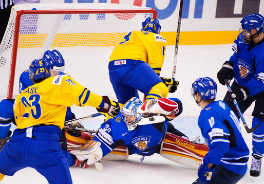 Viktor Arvidsson, Sverige, hoppar över Joonas Korpisalo,