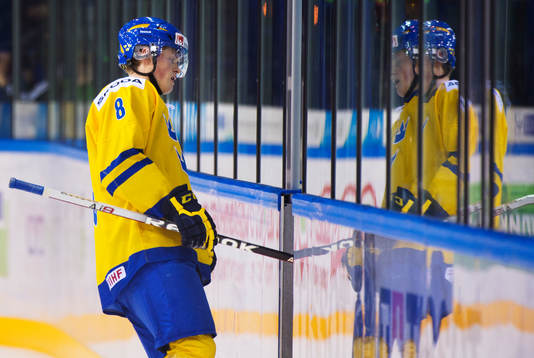 Linus Arnesson, Sverige, på väg in till utvisningsbåset