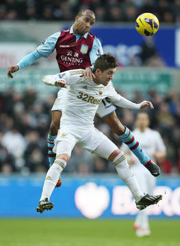 Bläddra bland fler bilder av Fotboll, Premier League, Swansea - Aston Villa