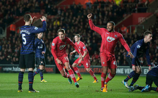 Football - Southampton v Arsenal - Barclays Premier League