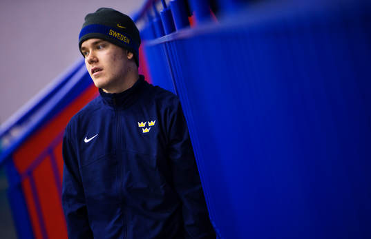 Viktor Arvidsson fick följa träningen från sidan av isen