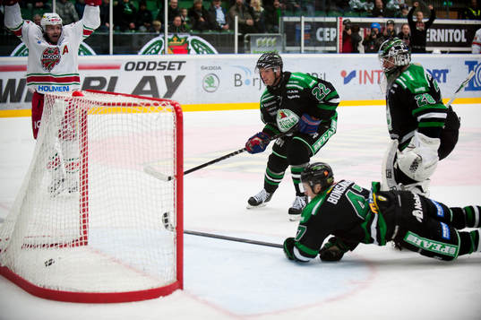 Jonas Lehtivuori, jubel, Modo, Rögle spelare slänger sig