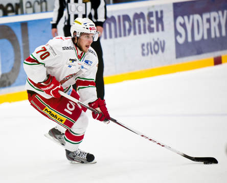 Mario Kempe, Modo