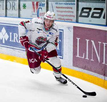 Jonas Ahnelöv, Modo