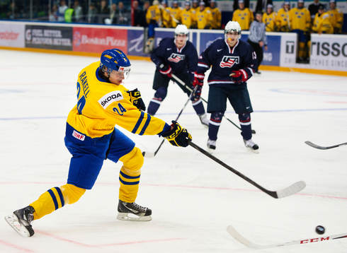 Rickard Rakell, Sverige, skjuter