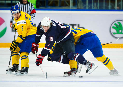 Mikael Vikstrand och Elias Lindholm, Sverige, utmanas av