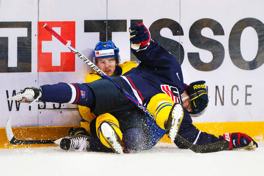 Sebastian Collberg, Sverige, kämpar mot Shayne