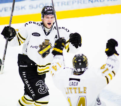 Nicklas Jensen, AIK, jublar, men målet blir bortdömt