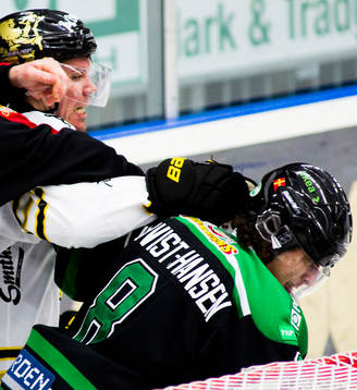 Björn Melin, AIK, i slagsmål med, Alexander Lindqvist