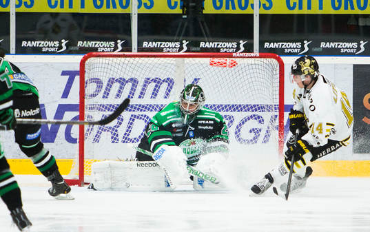 Broc Little, AIK, gör 1-0 bakom, Martin Gerber, målvakt,