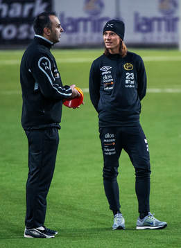 Susanne Malby, ny fystränare i Elfsborg, står och pratar