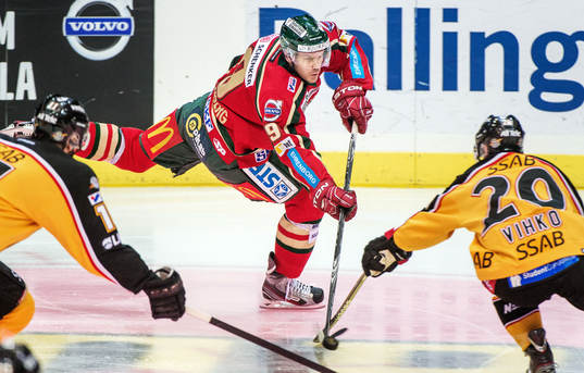 Magnus Kahnberg, Frölunda, skjuter