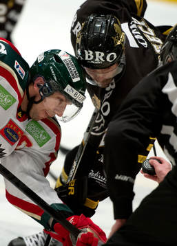 Joel Lundqvist, Frölunda tekar mot en AIKspelare